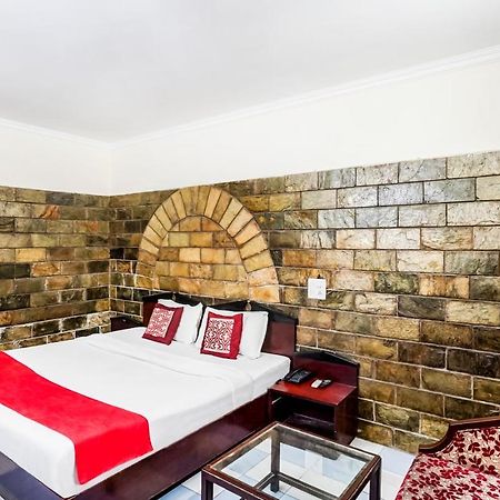 Hotel Oscar Regency Pancskula Kültér fotó