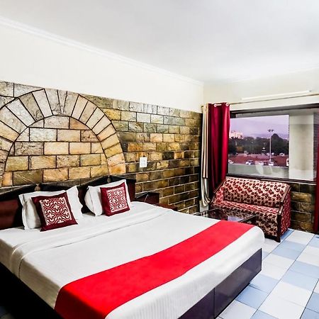 Hotel Oscar Regency Pancskula Kültér fotó