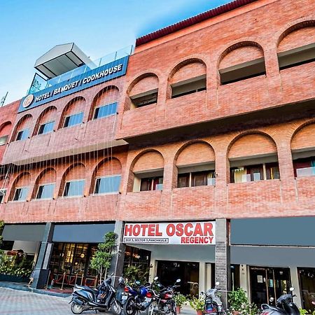 Hotel Oscar Regency Pancskula Kültér fotó