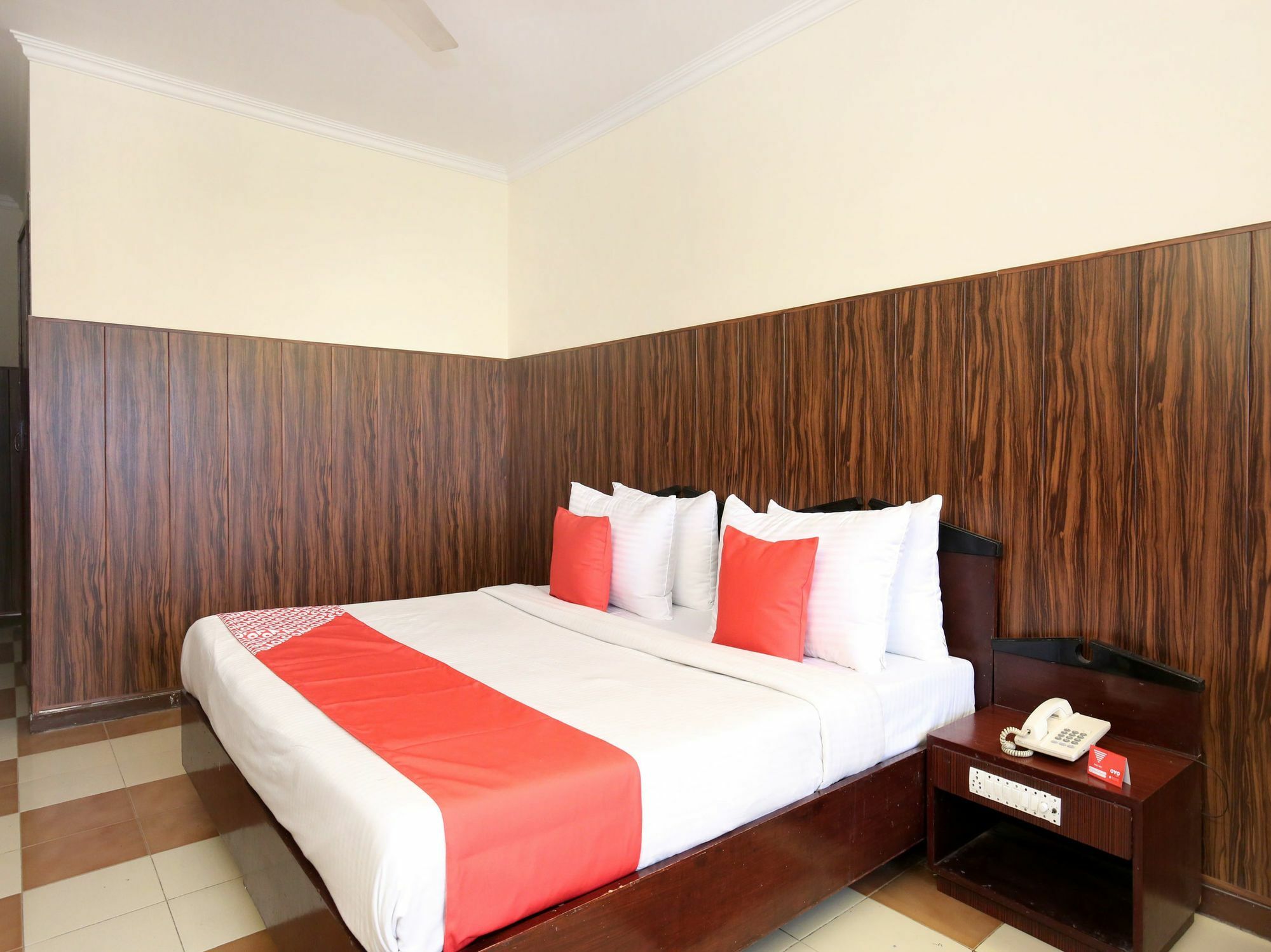 Hotel Oscar Regency Pancskula Kültér fotó