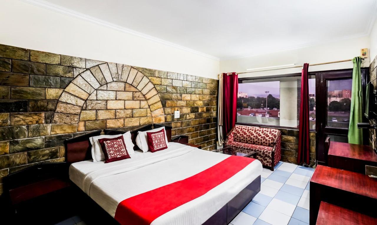 Hotel Oscar Regency Pancskula Kültér fotó
