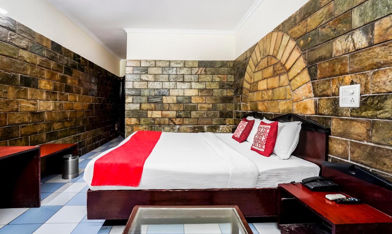 Hotel Oscar Regency Pancskula Kültér fotó