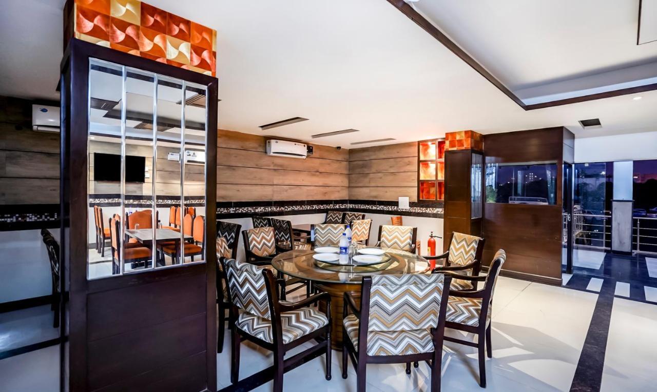 Hotel Oscar Regency Pancskula Kültér fotó