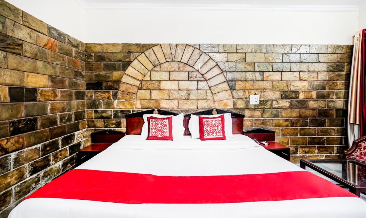Hotel Oscar Regency Pancskula Kültér fotó