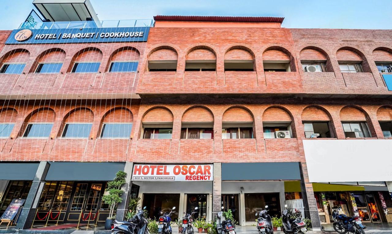 Hotel Oscar Regency Pancskula Kültér fotó